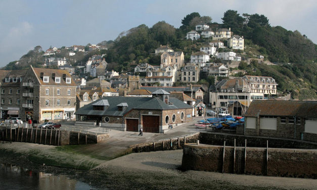Looe Beach, Cornwall<input type="hidden" class="is-post-family-safe" value="true">