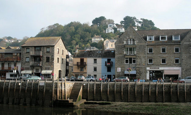 Looe Beach, Cornwall<input type="hidden" class="is-post-family-safe" value="true">