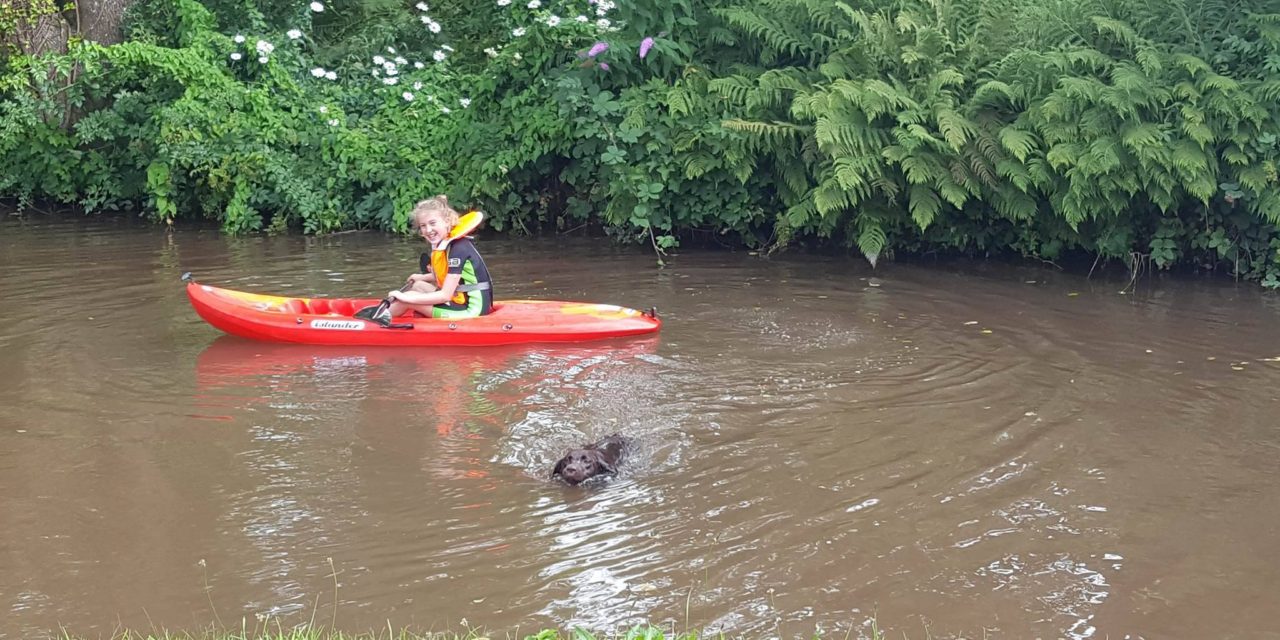 Teaching your kids to kayak – tips for a smooth ride<input type="hidden" class="is-post-family-safe" value="true">